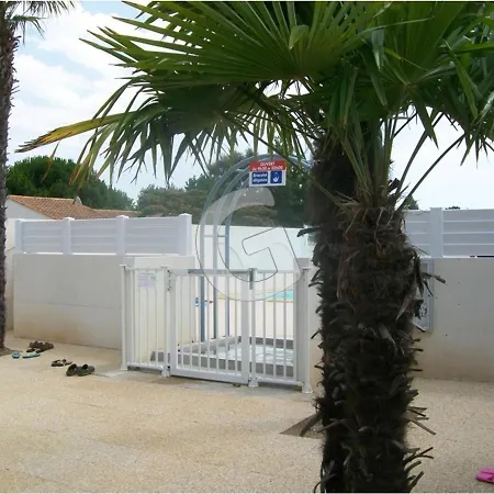 Apartment La Tranche-sur-mer, 3 Pieces, 5 Personnes - Fr-1-357-300
